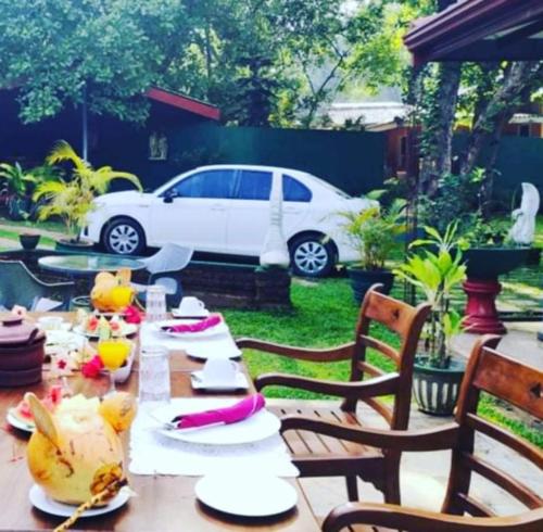 Un jardín fuera de VISU VILLA hotel