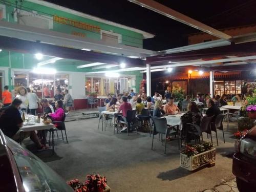 Restorāns vai citas vietas, kur ieturēt maltīti, naktsmītnē Pensión Casa Corro