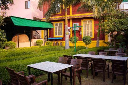 Сад в MVT Guesthouse & Restaurant (Rishikesh)
