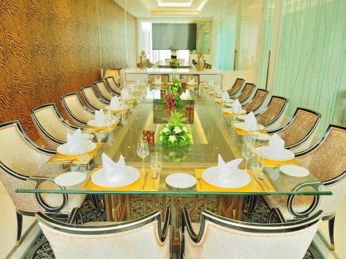 Galeriebild der Unterkunft Seven Eleven Hotels and Club in Bhayandar