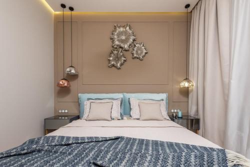 Tempat tidur dalam kamar di Hotel & Restauracja Timberland