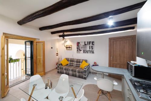 Legno Suite By HouseinNaples