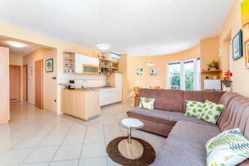 Apartments Lovorka