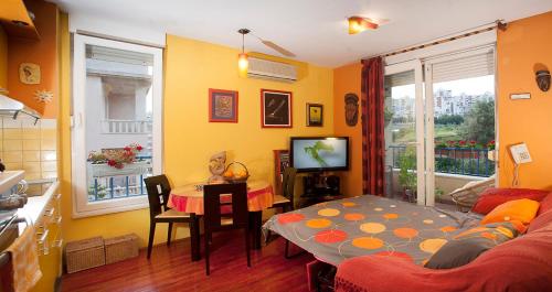 Gallery image of Apartment SUNNY YELLOW - with balcony and parking place, in Split
