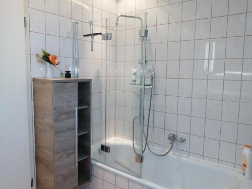 صورة لـ Belle Etage geräumige Ferienwohnung mit Pool und Sauna في لورش