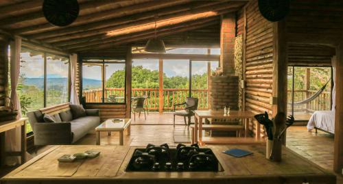 Afbeelding uit fotogalerij van Nanatu Spacious peaceful cabin in Parque Arvi in Medellín