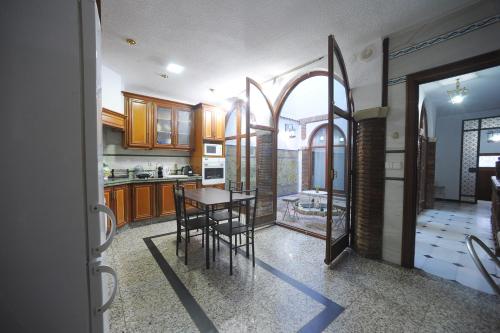Η κουζίνα ή μικρή κουζίνα στο San Basilio´s Red House