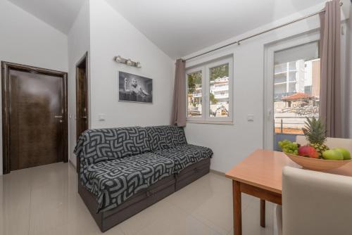 Ruang duduk di Bilin san apartments