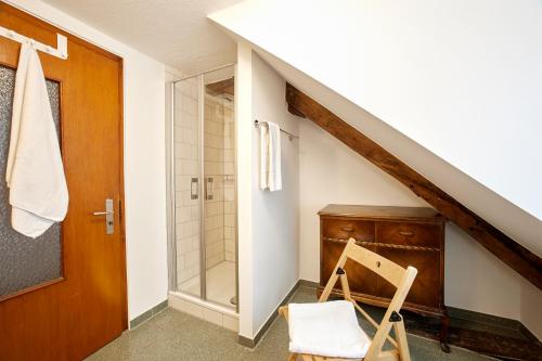 Ένα μπάνιο στο Quellenhof - Wohnen im Denkmal - Wohnung "BURG"