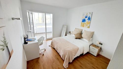 Posteľ alebo postele v izbe v ubytovaní Andreas Apartament Marbella Centro