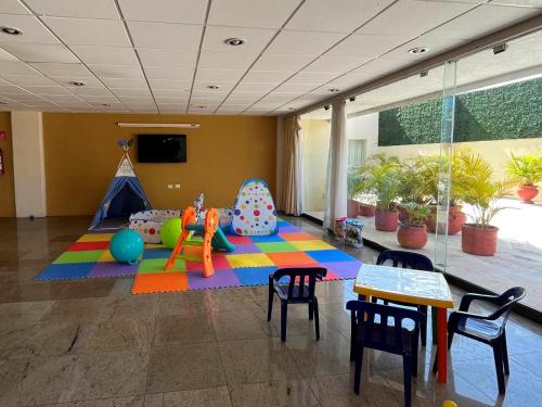 Μια τηλεόραση ή/και κέντρο ψυχαγωγίας στο Hotel Los Aluxes