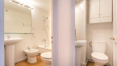 Kúpeľňa v ubytovaní Apartment Sabin - Llafranc