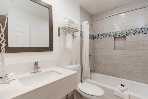 Galeriebild der Unterkunft Americas Best Value Inn & Suites Anaheim in Anaheim