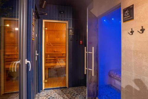 Ένα μπάνιο στο Dom w Domu - Izera Glamping