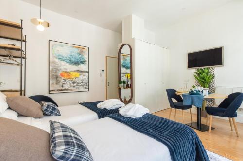 In Between Exclusive Charm Apartment by the center