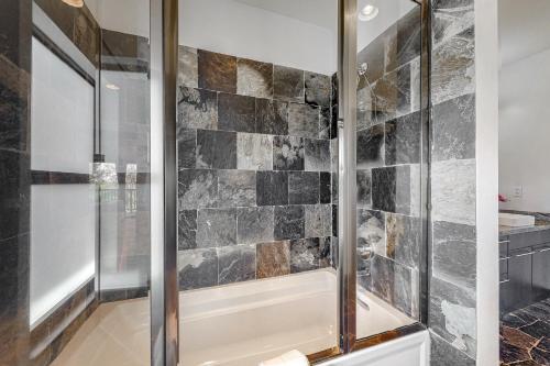 Kúpeľňa v ubytovaní Waimea at Morningstar Breeze Gold Standard Certified