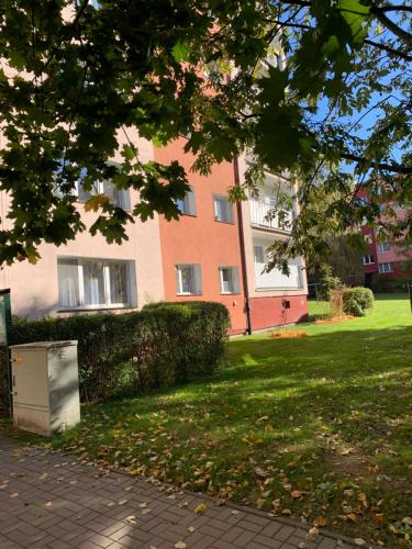Vonkajšia záhrada v ubytovaní Karkonosze_Cieplice Zdrój