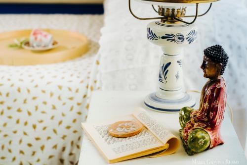 Makanan di atau berdekatan rumah tamu ini