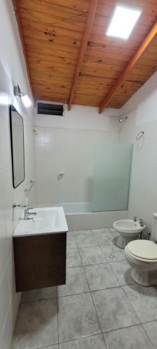 A bathroom at Cabañas Don Nico