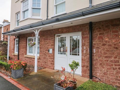 1 Tregonwell Court