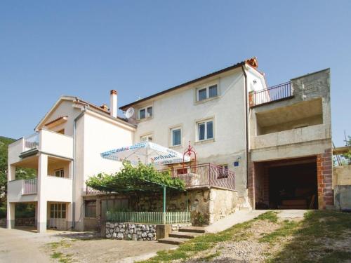 Το κτήριο όπου στεγάζεται  το διαμέρισμα