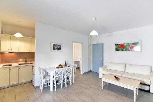 Dapur atau dapur kecil di Thomas Apartments in Katapola