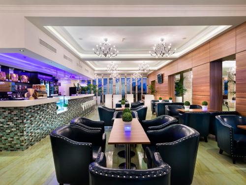 Un lugar para sentarse en Swan River Hotel