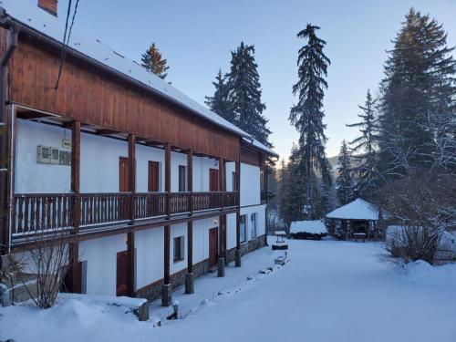 Gallery image of Papa la Șoni Gastro-Pensiune in Borsec