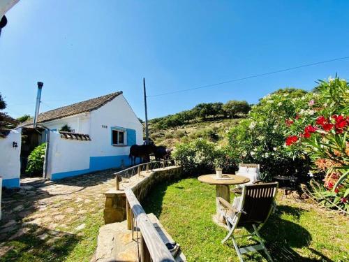 Zdjęcie z galerii obiektu Encanto Rural con Jardín privado y Chimenea w mieście Facinas