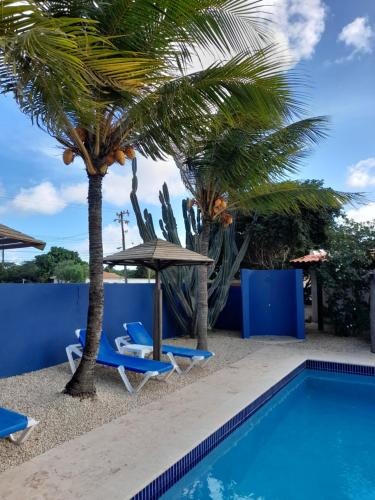 Piscina a Caribbean Chillout Apartments o a prop