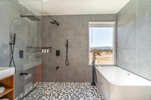 Koupelna v ubytování #Marbella Lane - Joshua Tree Bubble DOME!