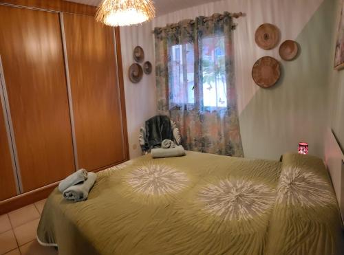 Кровать или кровати в номере Residencial Esquinzo 2