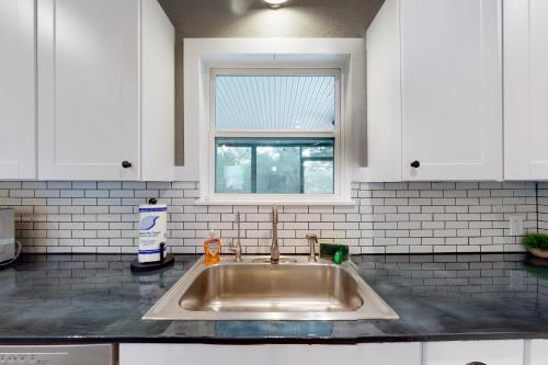 Kuchyň nebo kuchyňský kout v ubytování Dry Creekside Casita