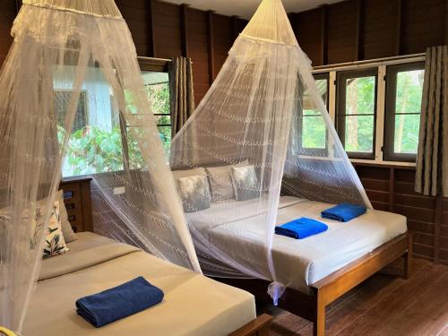 O zonă de relaxare la Khao Sok Morning Mist Resort