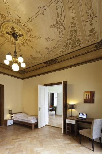 Letto o letti in una camera di Old Town - Dusni Apartments