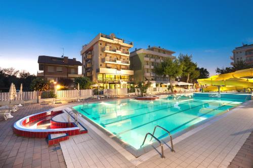 Bazén v ubytování Hotel Caravel B&B nebo v jeho okolí