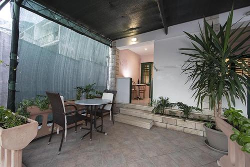 Αίθριο ή υπαίθριος χώρος στο VILA MILENKA Apartmani Drago