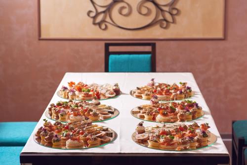 Foto dalla galleria di Hotel Coral a Valea Lupului