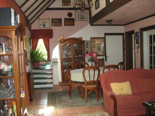 Ruang duduk di Guest House Westwood