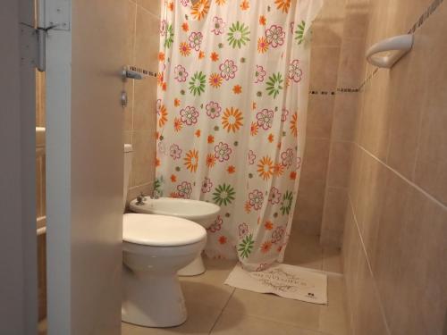 Ένα μπάνιο στο Moderno Microcentro - Apartamentos Céntricos V