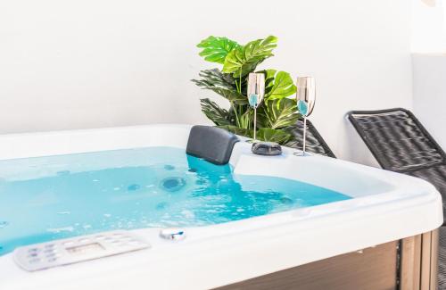 Penthouse with private jacuzzi & rooftop - Center, Málaga ...