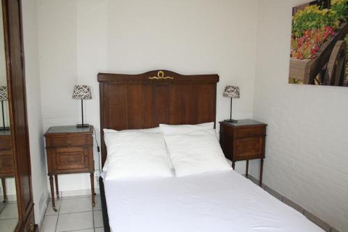 Katil atau katil-katil dalam bilik di Biedermeier
