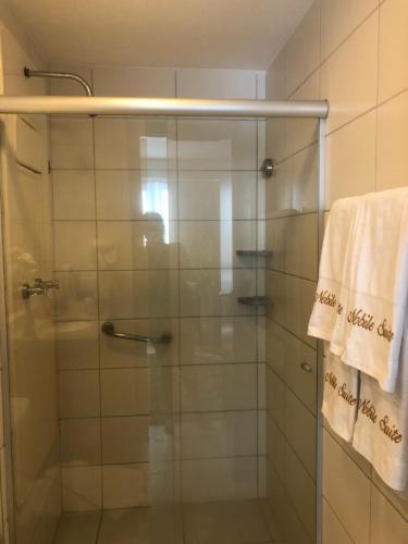 Bilik mandi di Flat Executive Beira Mar