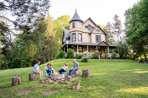 Κήπος έξω από το The South Mountain Inn