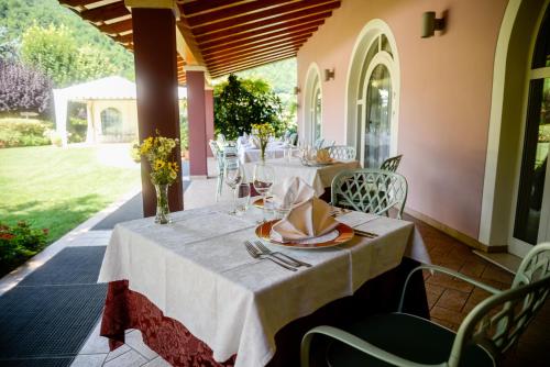 Hotel Al Poggio Verde 레스토랑 또는 맛집