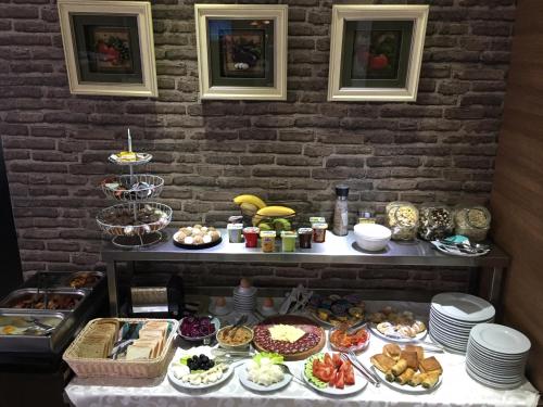 Comida en o cerca de este hotel