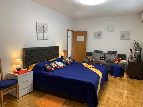 Postel nebo postele na pokoji v ubytování Apartment ELENA 40 m2 with beautiful wide sea views 3 stars