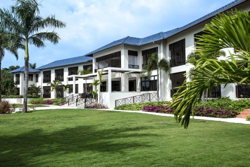 Jardín al aire libre en The Cliff Hotel