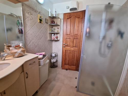 Kylpyhuone majoituspaikassa Dead Sea - Village & SPA