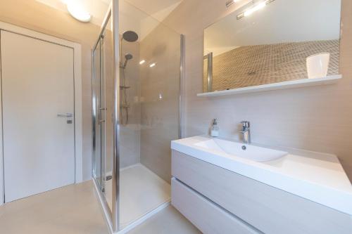 Ένα μπάνιο στο Apartments Ines